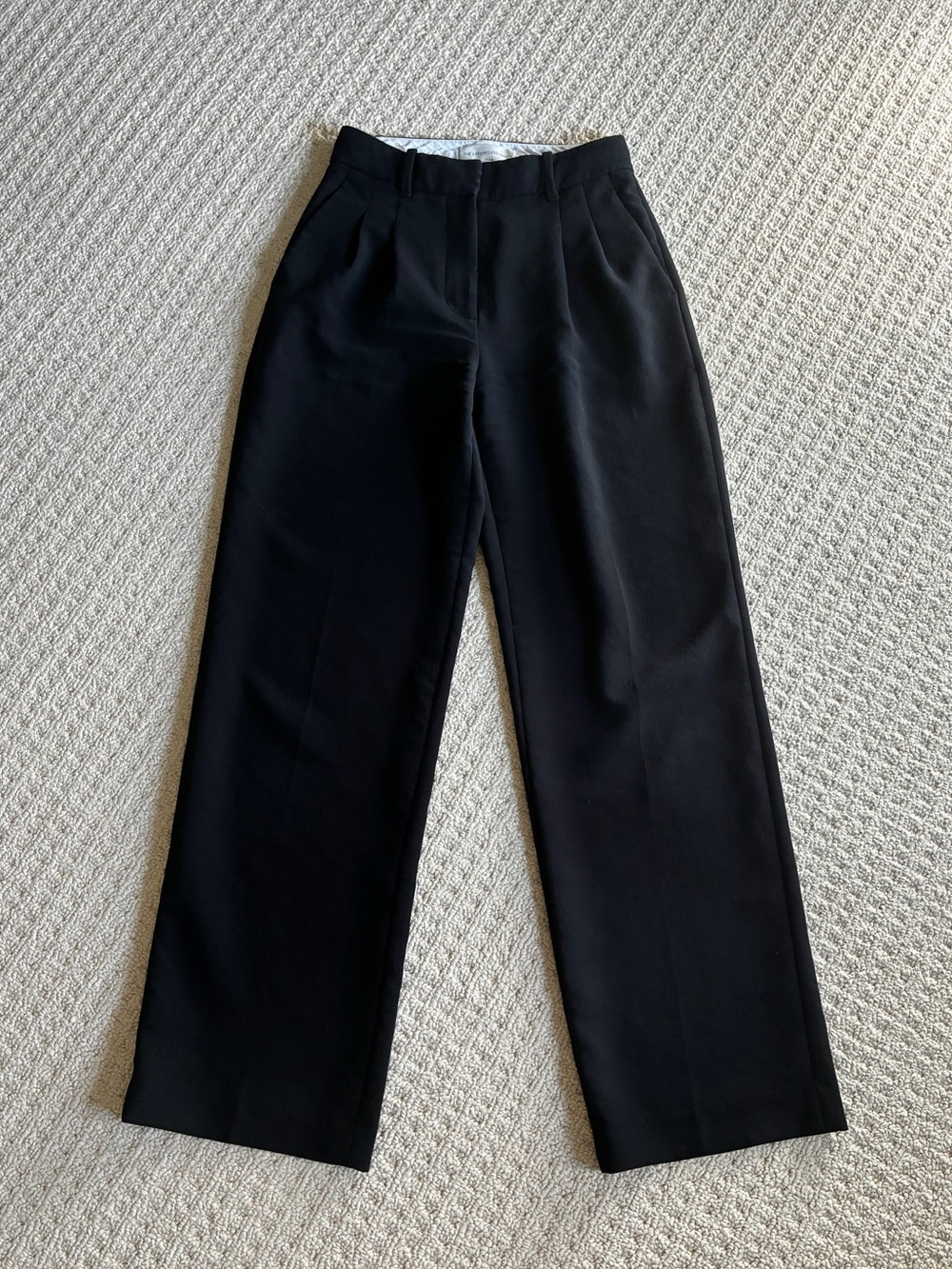 Aritzia Effortless Pants in Black